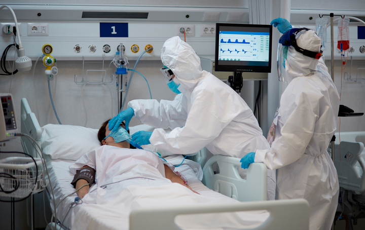 Bác sĩ Mỹ: Biến chủng Delta khiến người trẻ ốm nặng hơn, nhanh hơn - 2