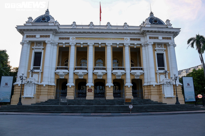 Hà Nội giãn cách thêm 2 tuần: Thời điểm then chốt quyết định hiệu quả chống dịch - 1