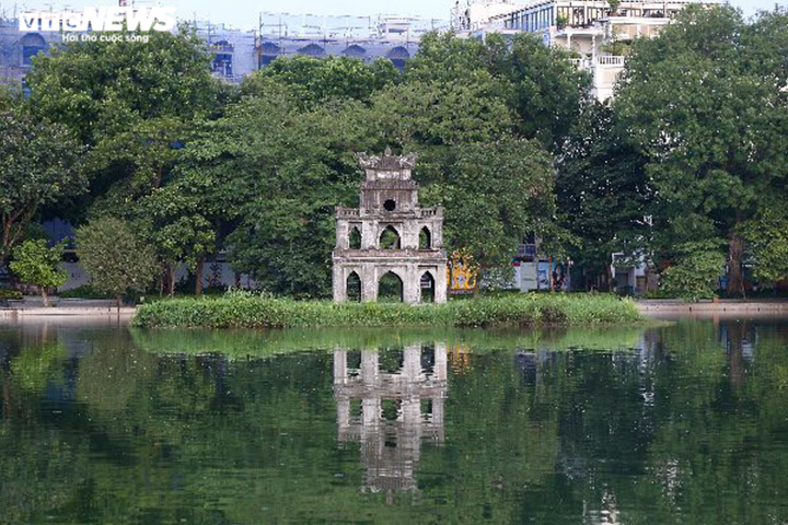 Ảnh: Đường phố Hà Nội vắng vẻ trước khi bước vào đợt giãn cách thứ 2 - 6