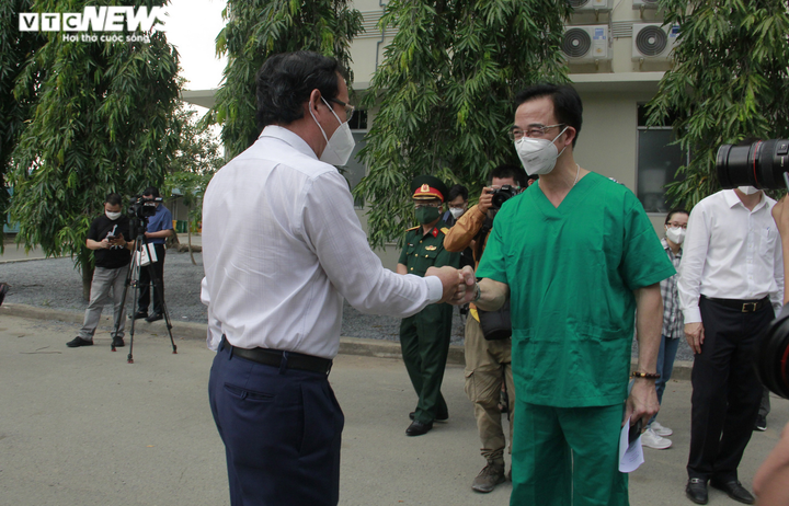 Ba trung tâm hồi sức tích cực 1.500 giường tại TP.HCM sẵn sàng nhận bệnh nhân - 7