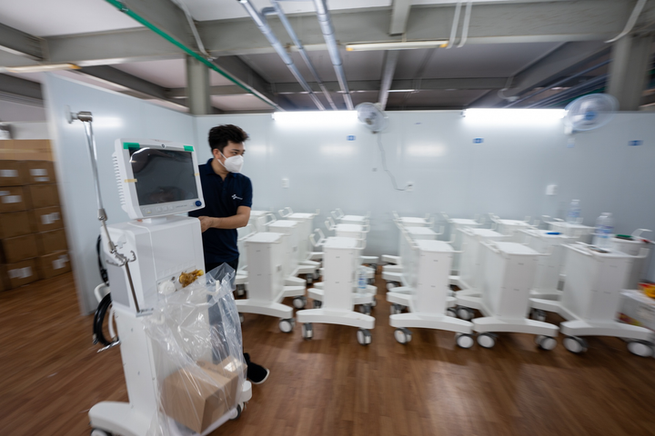 Ảnh: Gấp rút hoàn thành Trung tâm Hồi sức cấp cứu 500 giường ở TP.HCM - 9