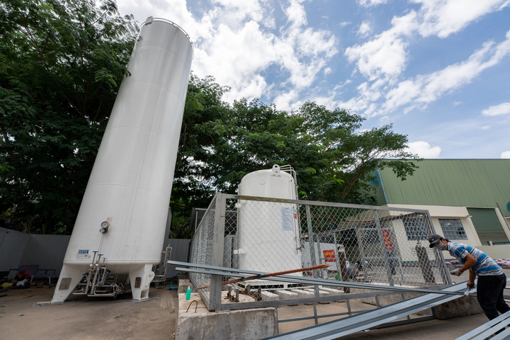 Ảnh: Gấp rút hoàn thành Trung tâm Hồi sức cấp cứu 500 giường ở TP.HCM - 5