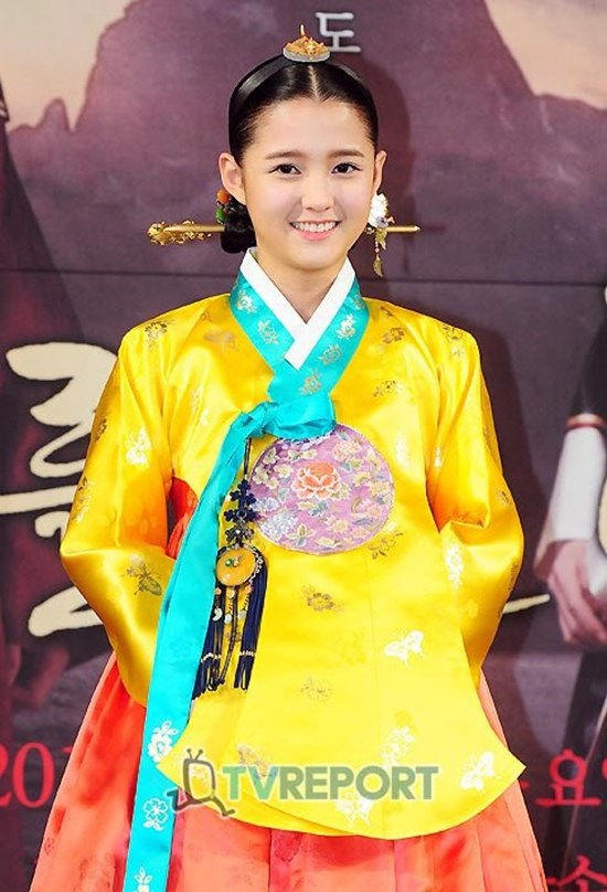 Nhan sắc sao Hàn sinh ra trong gia đình có 13 người con - 5