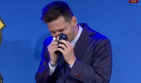 Trực tiếp: Messi khóc nức nở trong buổi họp báo chia tay Barca - 5