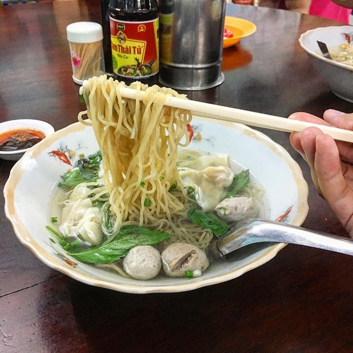 Mì thảy: Món mì độc đáo, khi ăn phải tung hứng lên tới 1,5m mới đúng kiểu - 5