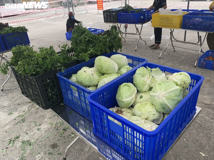 Chợ lưu động giá cả bình ổn, dân Hà Nội thoải mái chọn mua - 7