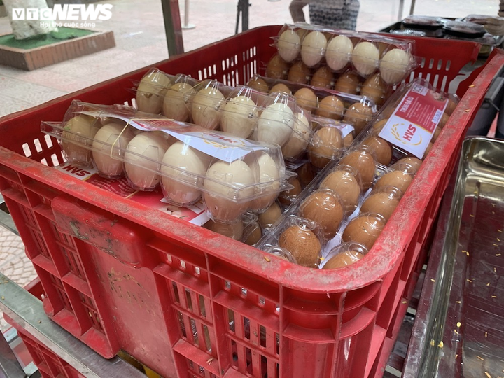 Chợ lưu động giá cả bình ổn, dân Hà Nội thoải mái chọn mua - 15