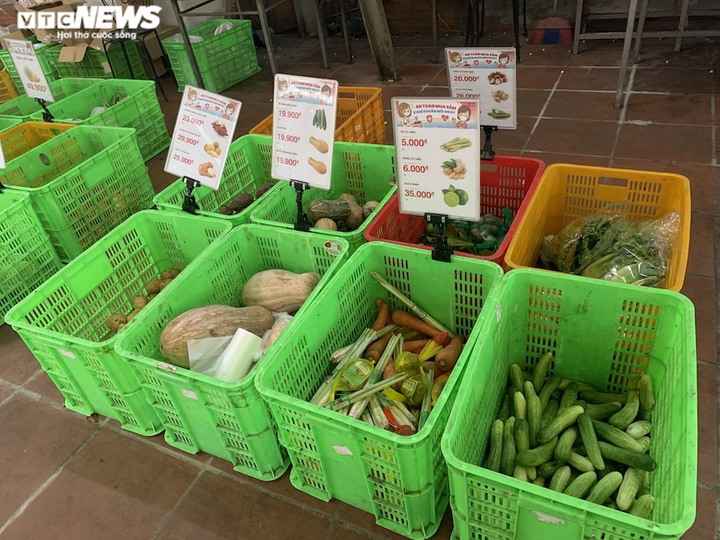 Chợ lưu động giá cả bình ổn, dân Hà Nội thoải mái chọn mua - 18