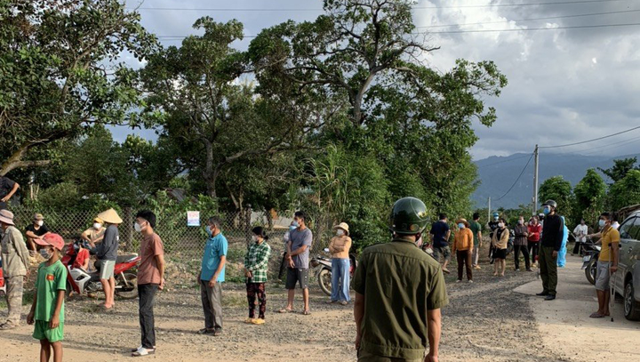 Đắk Lắk: Xuất hiện chùm ca bệnh cùng gia đình, gần 700 người phải xét nghiệm - 1