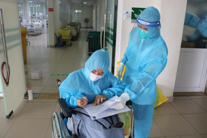 9.000 F0 ở Bệnh viện dã chiến số 1 TP.HCM xuất viện - 1