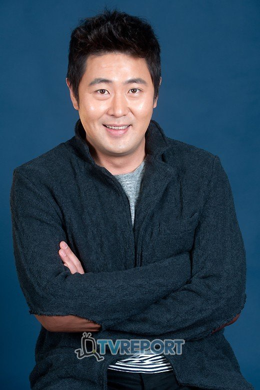 'Ông nội quốc dân' phim Hàn ép gái trẻ phá thai: Cuộc tình 13 năm trong bóng tối - 3