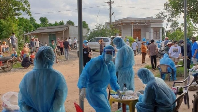 Nhiều trẻ nhỏ mắc COVID-19 sau khi dự tiệc sinh nhật: Tạm đình chỉ Chủ tịch xã - 1