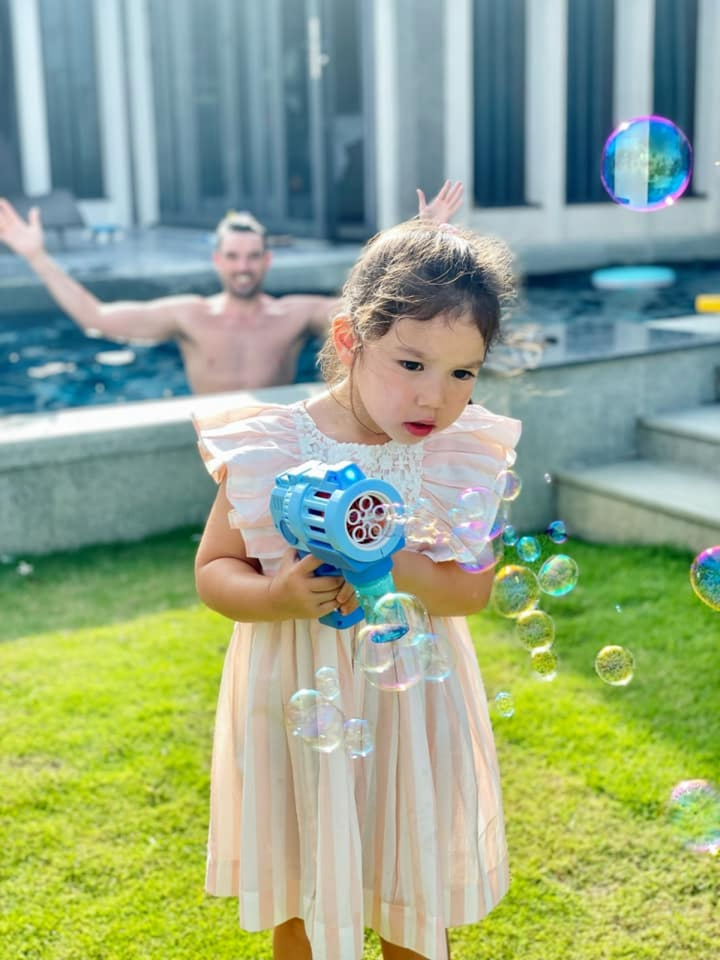 Cuộc sống mùa dịch của gia đình siêu mẫu Hà Anh - 9