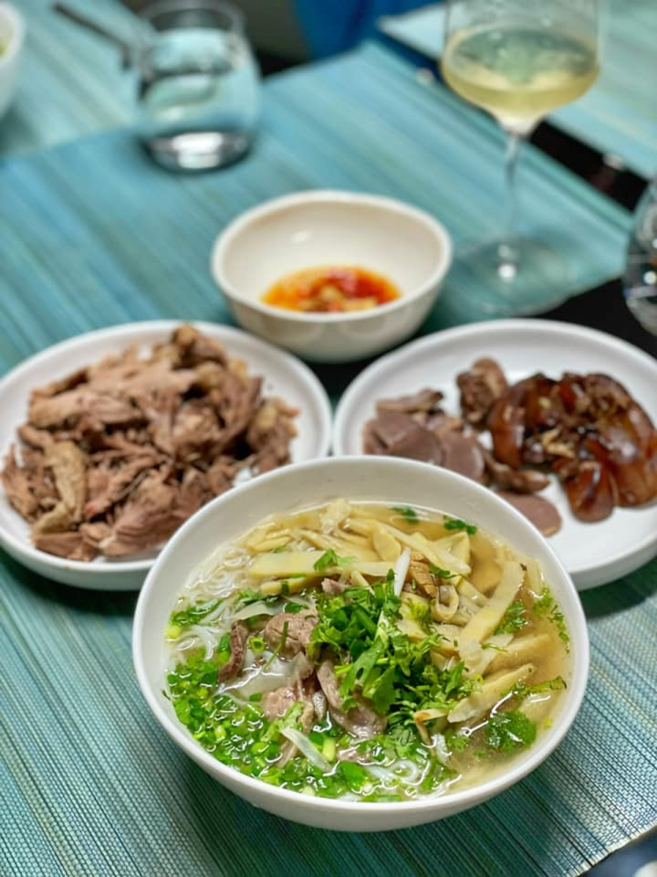 Cuộc sống mùa dịch của gia đình siêu mẫu Hà Anh - 13