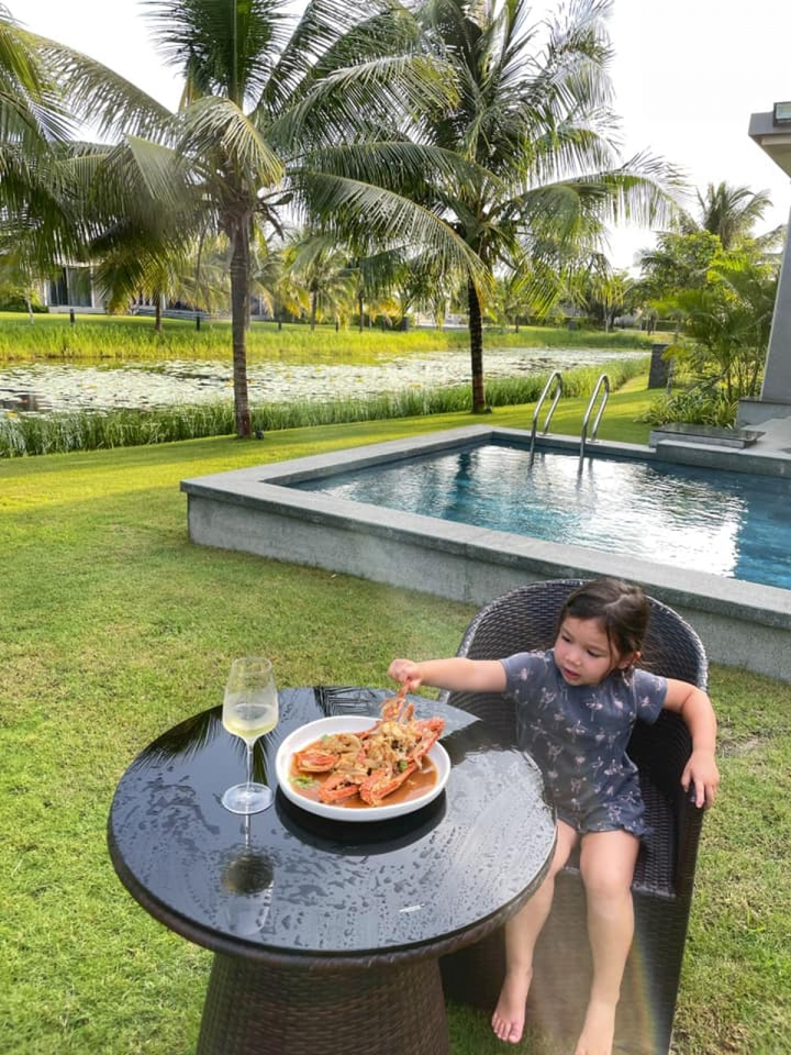 Cuộc sống mùa dịch của gia đình siêu mẫu Hà Anh - 11