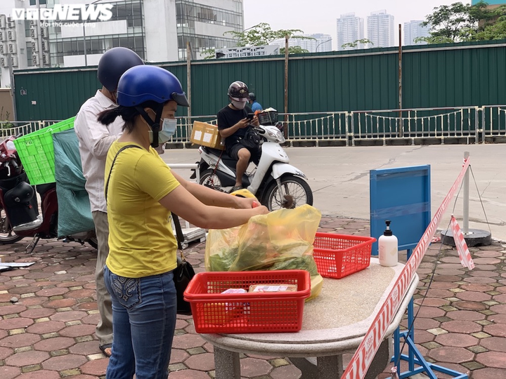 Chung cư Hà Nội đua nhau lập 'vùng xanh', ngăn ngừa COVID-19 - 7