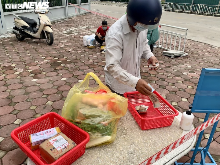 Chung cư Hà Nội đua nhau lập 'vùng xanh', ngăn ngừa COVID-19 - 9