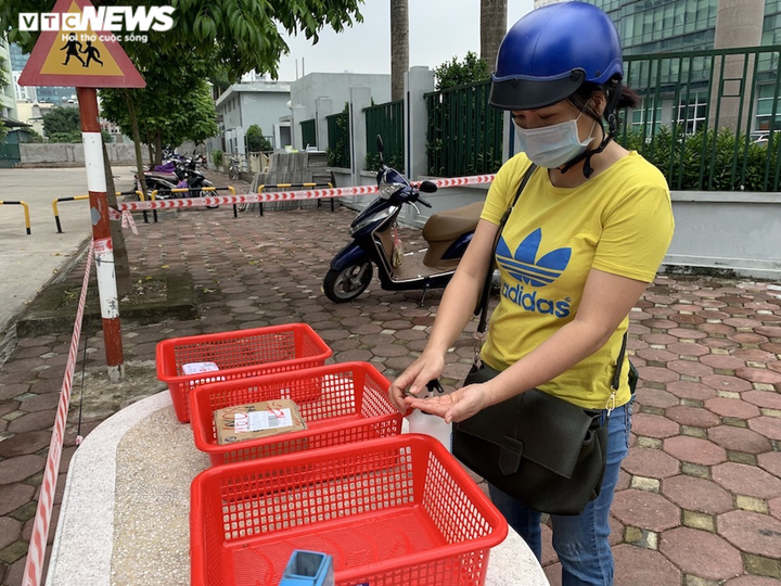 Chung cư Hà Nội đua nhau lập 'vùng xanh', ngăn ngừa COVID-19 - 8