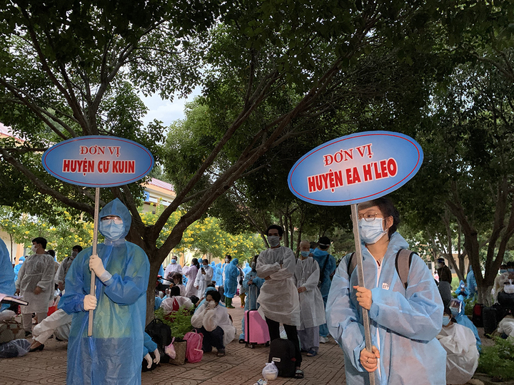 Chuyến xe nghĩa tình đón gần 500 công dân Đắk Lắk rời TP.HCM về quê tránh dịch - 3