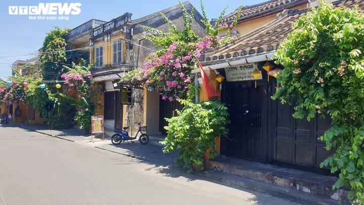 Người làm ngành du lịch xoay xở đủ nghề giữa đại dịch COVID-19 - 3