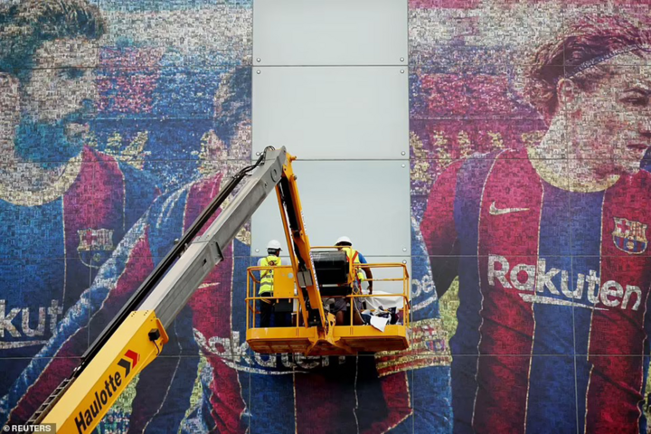 PSG công bố tân binh Messi, hẹn lịch ra mắt ngày mai - 5