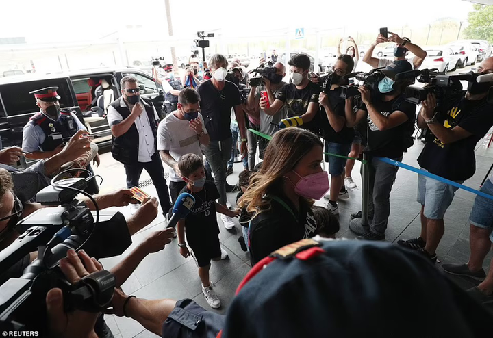 PSG công bố tân binh Messi, hẹn lịch ra mắt ngày mai - 3