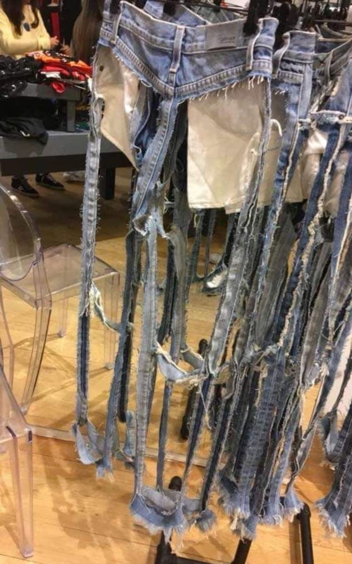 Giật mình với kiểu mặc quần áo lạ đời khiến nhiều người đỏ mặt - 10