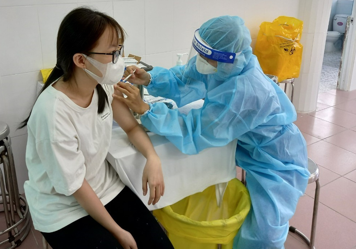 Bộ Y tế yêu cầu TP.HCM phản hồi việc mua 5 triệu liều vaccine COVID-19 Moderna - 1