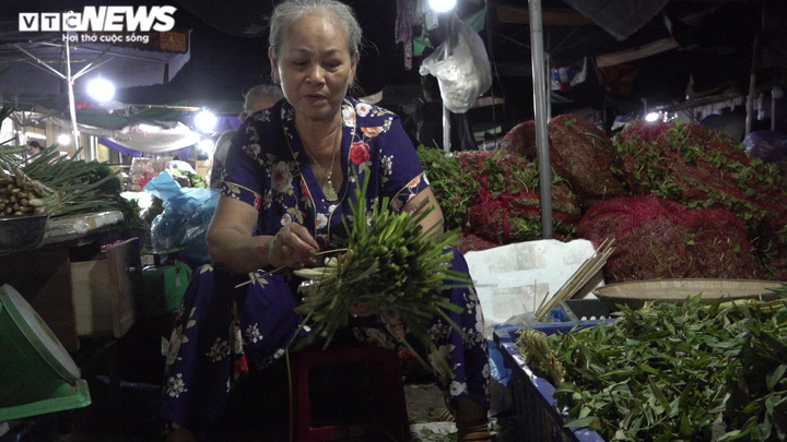 Tiểu thương chợ đầu mối lớn nhất Huế nhọc nhằn mưu sinh giữa đại dịch - 3