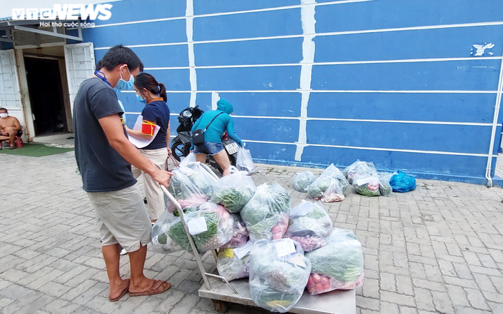 Đà Nẵng: Người ở khu phong toả than trời vì nhiều ngày chưa mua được thực phẩm - 1