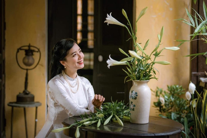 Ở nhà chống dịch, NSƯT Chiều Xuân 'luyện não', tập làm vlog - 1