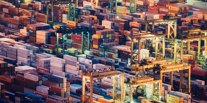 Trung Quốc thắt chặt chống COVID-19, kinh tế toàn cầu lao đao - 2