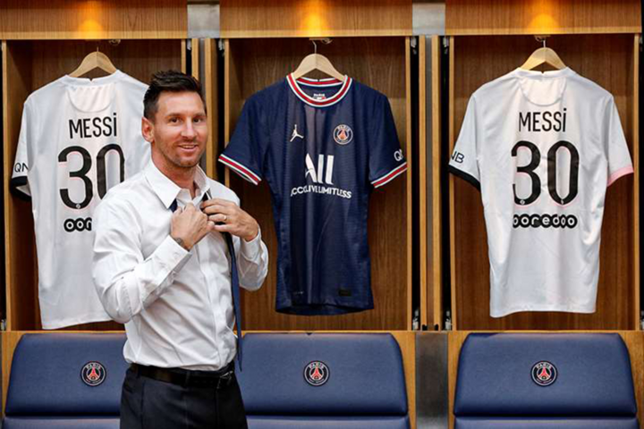 Hình ảnh đầu tiên Messi khoác áo PSG - 7