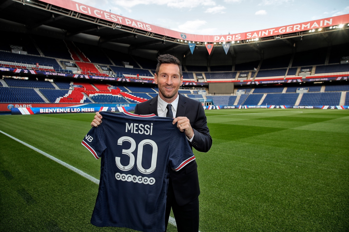 Hình ảnh đầu tiên Messi khoác áo PSG - 3