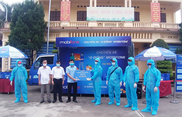 Những 'Chuyến xe 0 đồng' chia sẻ khó khăn với người dân trong mùa dịch - 1