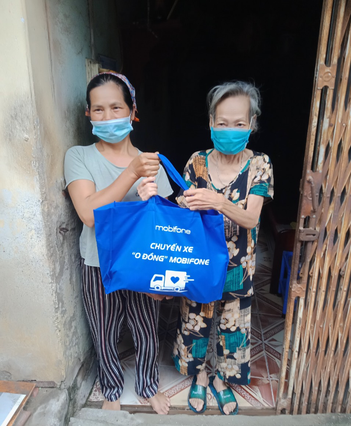 Những 'Chuyến xe 0 đồng' chia sẻ khó khăn với người dân trong mùa dịch - 2