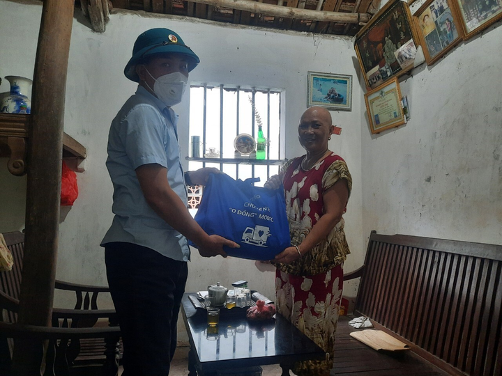 Những 'Chuyến xe 0 đồng' chia sẻ khó khăn với người dân trong mùa dịch - 4