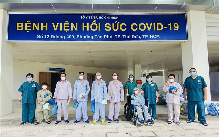TP.HCM thêm hơn 2.100 bệnh nhân COVID-19 xuất viện, không phát sinh ổ dịch mới - 1
