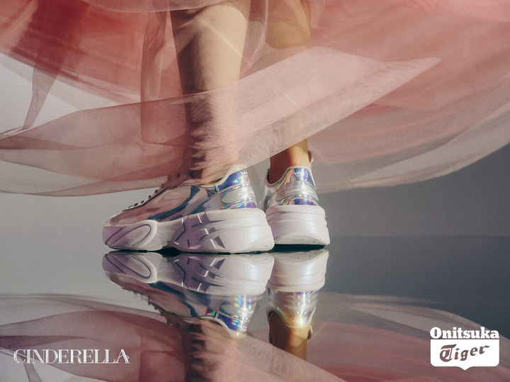 Onitsuka Tiger ra mắt mẫu giày Sneaker hợp tác với bộ phim Cinderella - 1