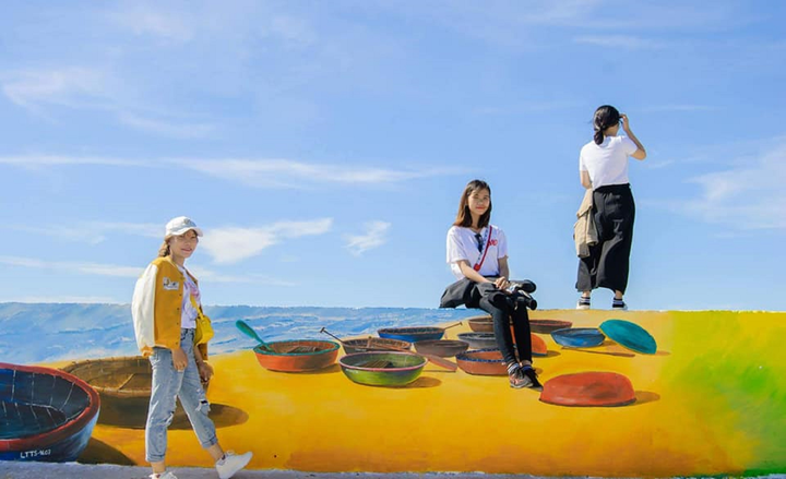 4 con đường bích họa đẹp bậc nhất Việt Nam nhất định phải ghé thăm 1 lần - 3