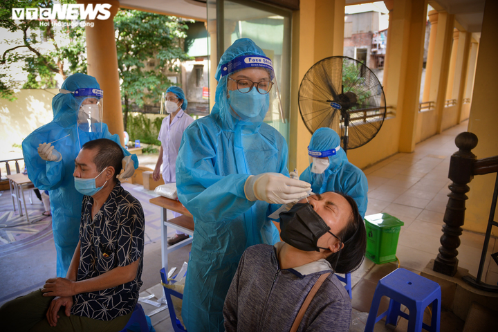 Hà Nội xét nghiệm diện rộng, thần tốc vét F0 trong cộng đồng ở phường Minh Khai - 8