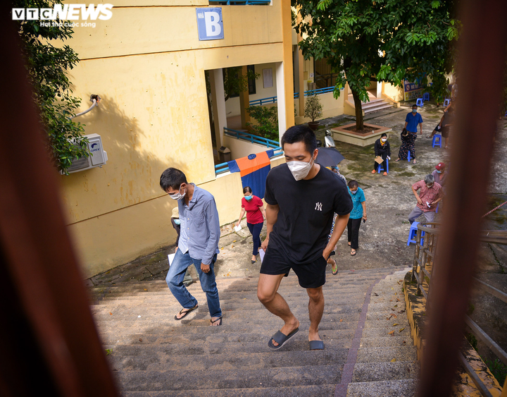 Hà Nội xét nghiệm diện rộng, thần tốc vét F0 trong cộng đồng ở phường Minh Khai - 5