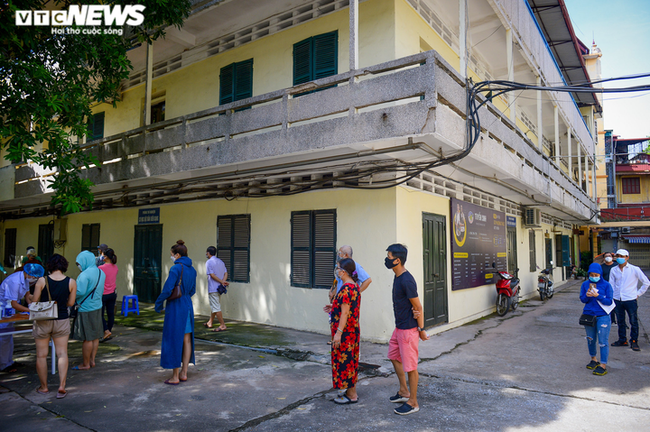 Hà Nội xét nghiệm diện rộng, thần tốc vét F0 trong cộng đồng ở phường Minh Khai - 3