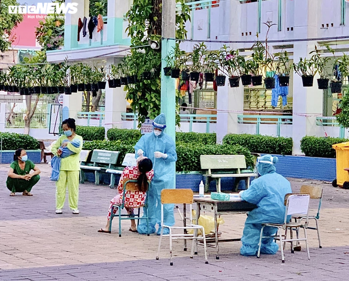 Sinh viên Lâm Đồng xung phong vào tâm dịch Bình Dương, thâu đêm truy vết dịch tễ - 1