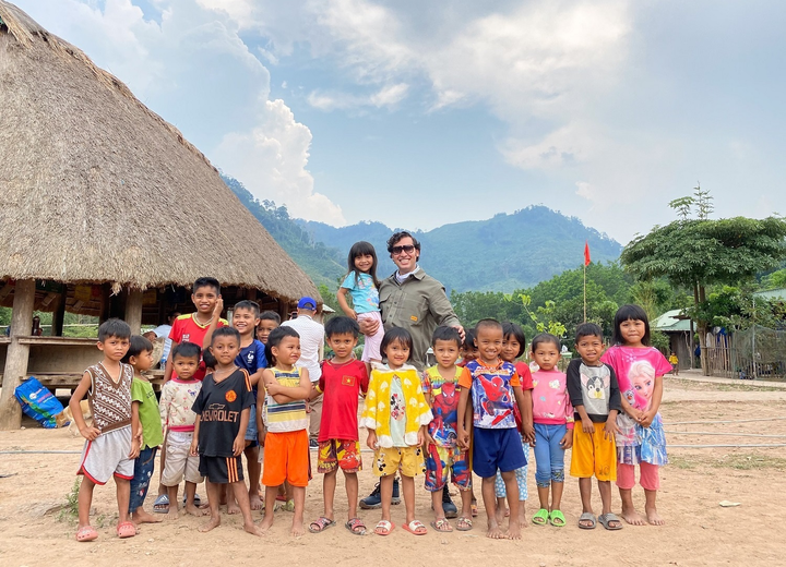 Cặp vợ chồng Thụy Điển phải lòng Việt Nam, làm từ thiện từ mùa lũ đến mùa dịch - 3