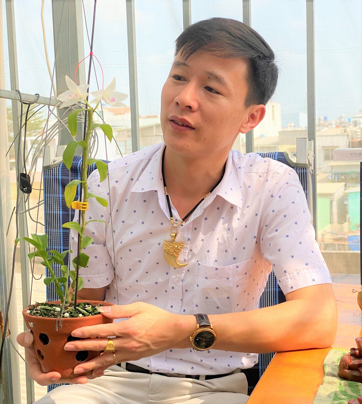 Thầy giáo giỏi và hành trình xây dựng thương hiệu vườn lan Dinh Nguyen - 1