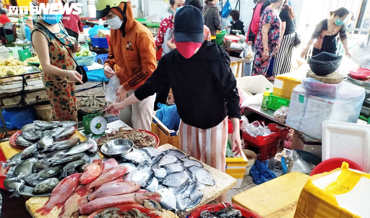 Đà Nẵng dừng tất cả các hoạt động trong 7 ngày để phòng chống dịch COVID-19 - 1