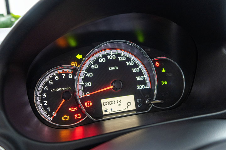 Sedan phổ thông, chọn Hyundai Grand i10 hay Mitsubishi Attrage? - 9