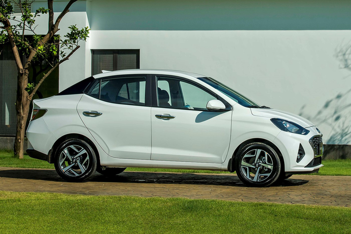 Sedan phổ thông, chọn Hyundai Grand i10 hay Mitsubishi Attrage? - 12