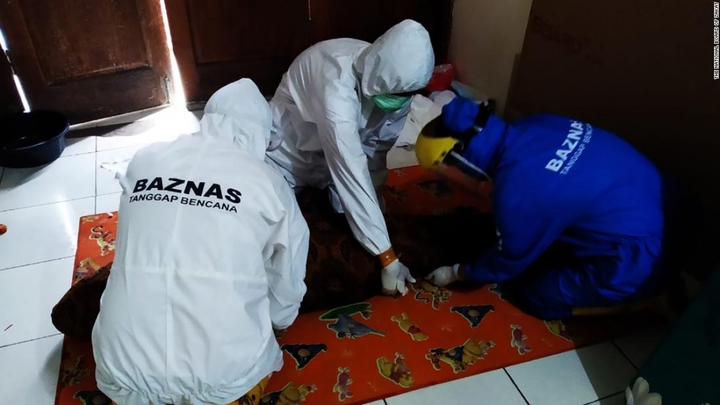 COVID-19 ở Indonesia: Tử vong tại nhà tăng dù cả nghìn giường bệnh còn trống - 1